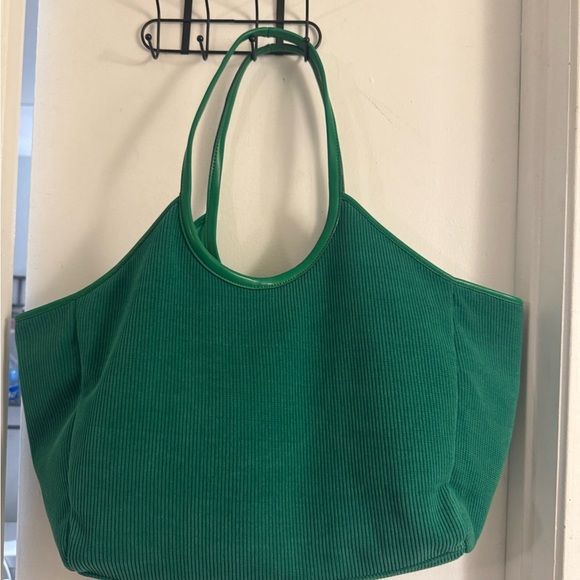 Stoney Clover Lane Green Corduroy Scoop Tote - NWOT Trendy Style Bag Carry-All - Picture 2 of 5